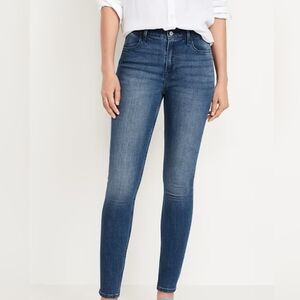 Old Navy Curvy Profiles Ladies Jeans,  Ladies Size 2 Regular,  Skinny Jeans